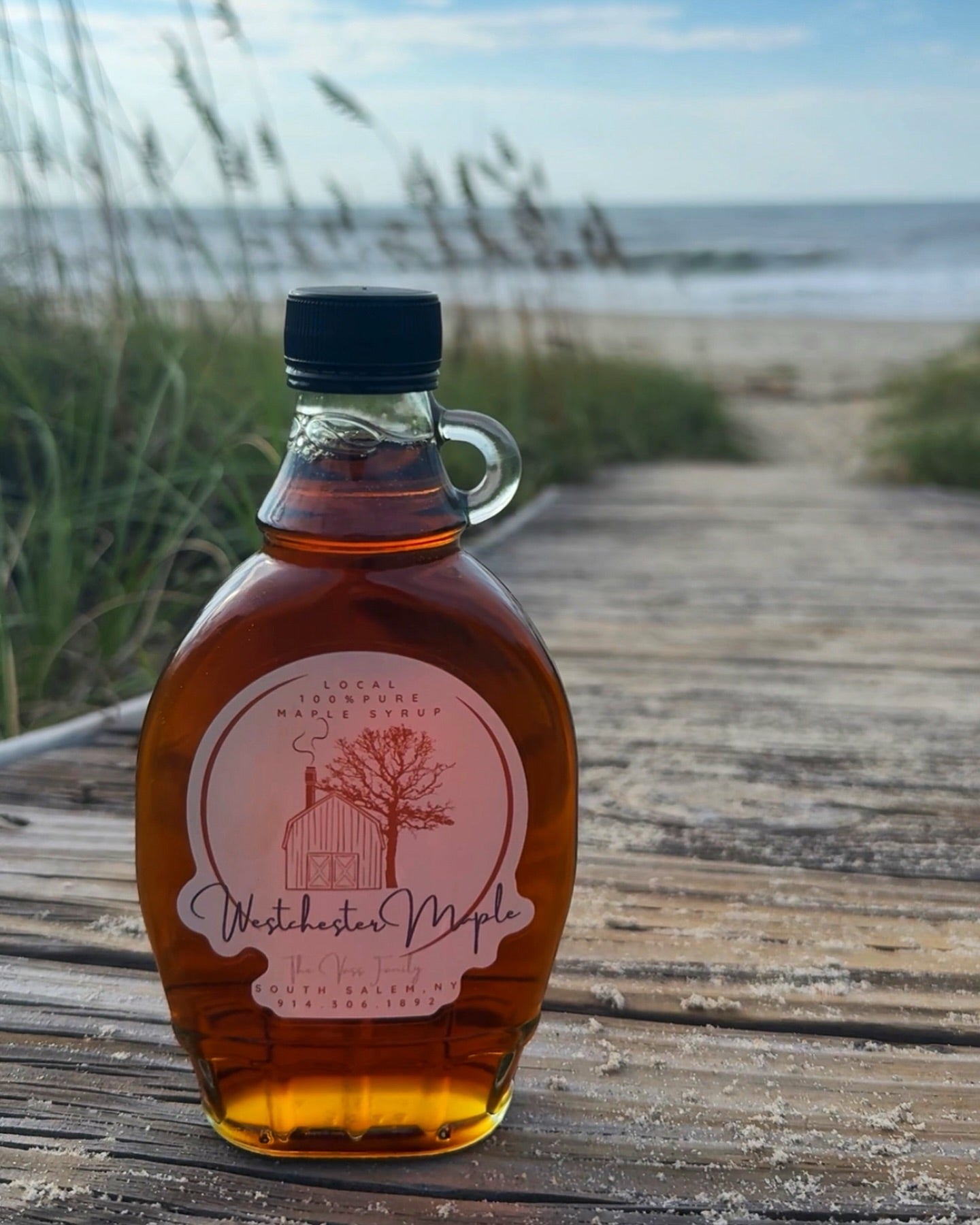 Glass Dark Robust Maple Syrup